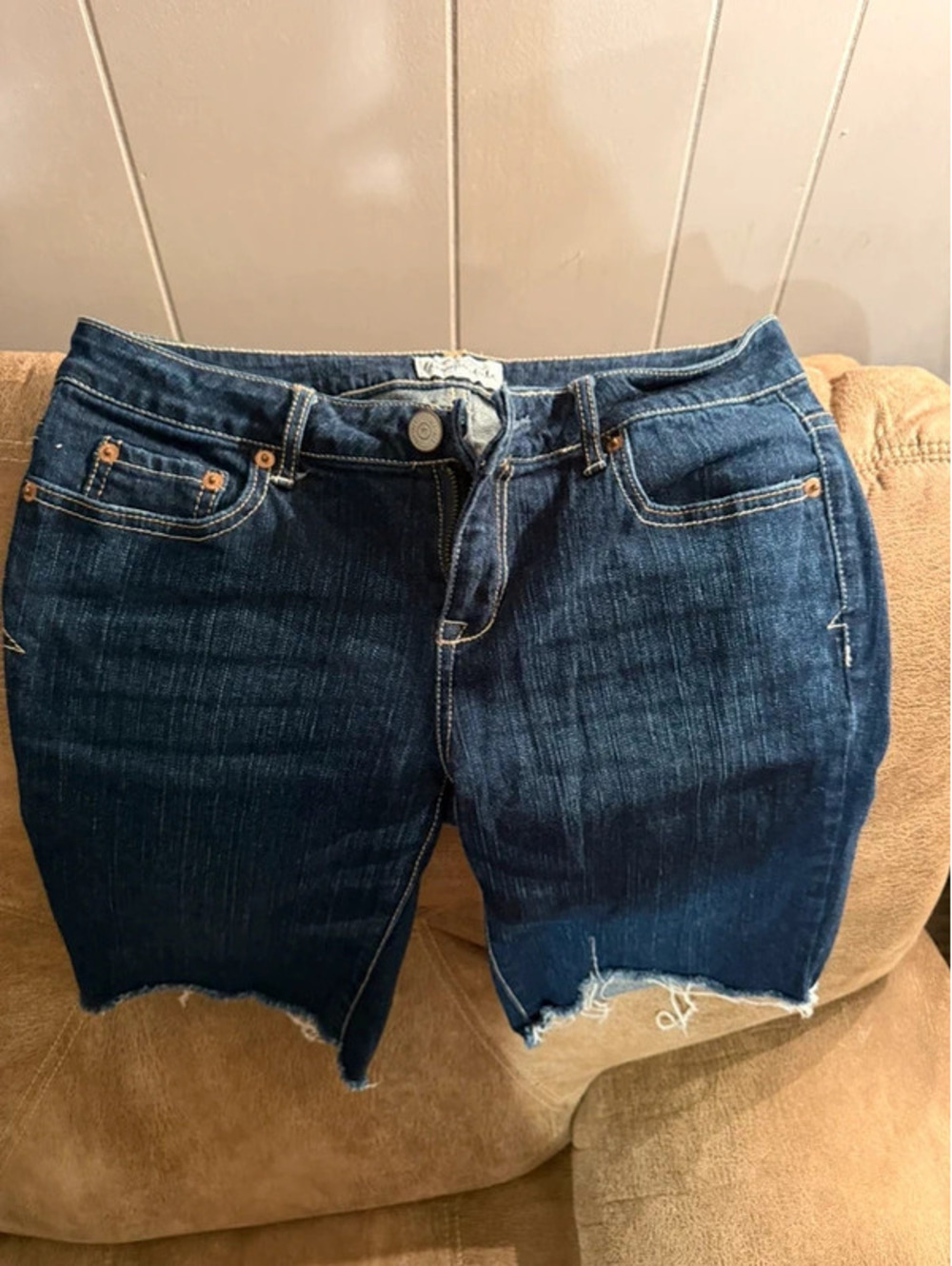 Women’s Aeropostale 9/10 shorts